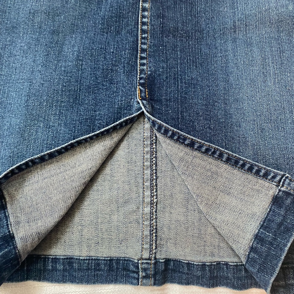 St. John’s Bay blue denim skirt - Picture 2 of 5